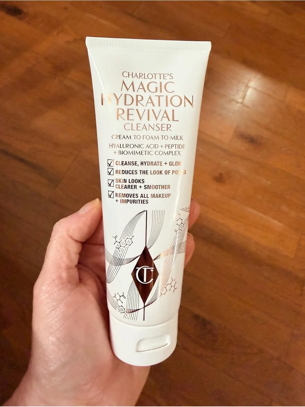 Charlotte Tilbury Magic Hydration Revival Cleanser